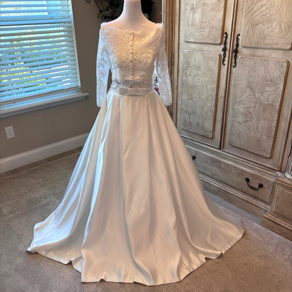 NEW Satin Wedding Dress 2 Piece Wedding Dress with Jacket NWOT Size M/8